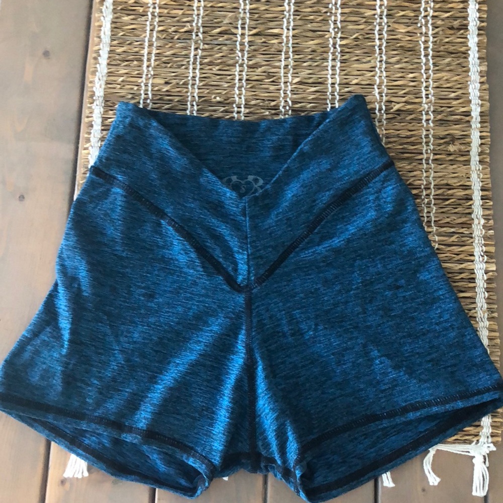 Womens workout booty shorts, size small